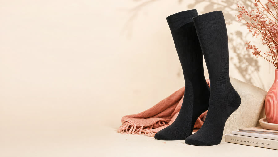 Huggley wide-calf compression socks